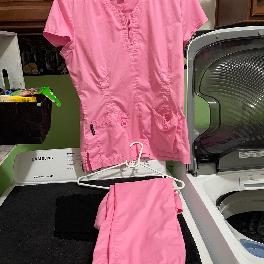 Koi medium scrub top and medium petite bottoms